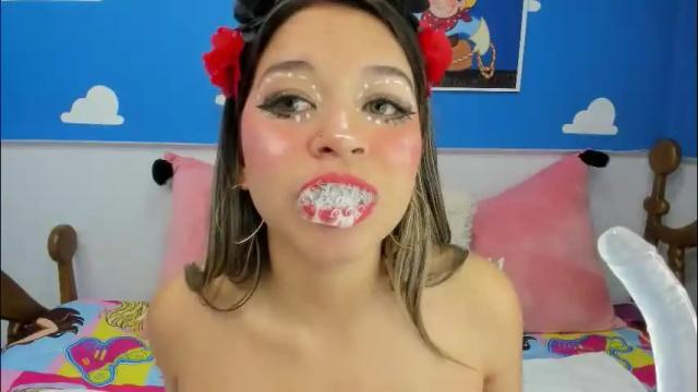 Image 2 of miss_lucyla Stream on Chaturbate on 2 months ago