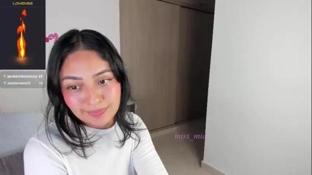 Image 3 of miss_mia_c Stream on Chaturbate on 4 days ago