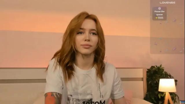 Image 3 of miss_redfox Stream on Chaturbate on 26 days ago