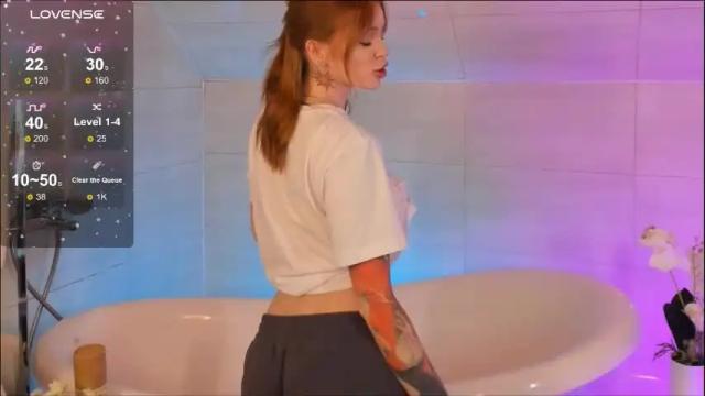 Image 7 of miss_redfox Stream on Chaturbate on 19 days ago