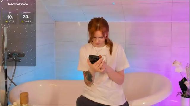 Image 8 of miss_redfox Stream on Chaturbate on 19 days ago