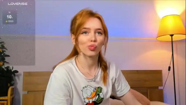 Image 2 of miss_redfox Stream on Chaturbate on 13 days ago