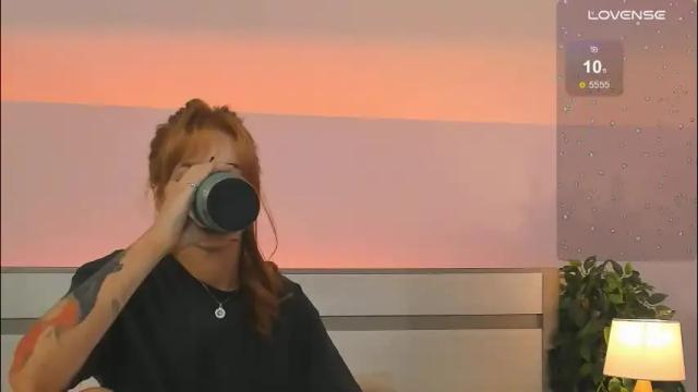 Image 2 of miss_redfox Stream on Chaturbate on 1 month ago