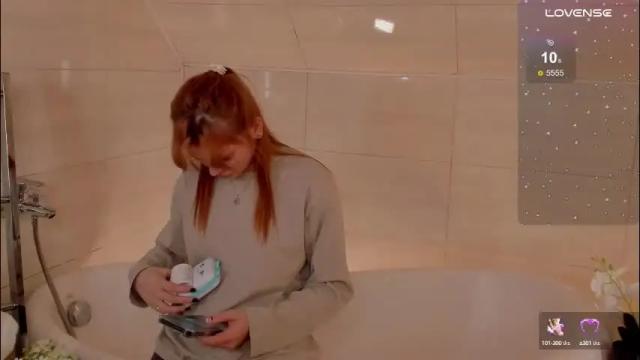 Image 2 of miss_redfox Stream on Chaturbate on 20 days ago