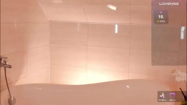 Image 3 of miss_redfox Stream on Chaturbate on 1 month ago