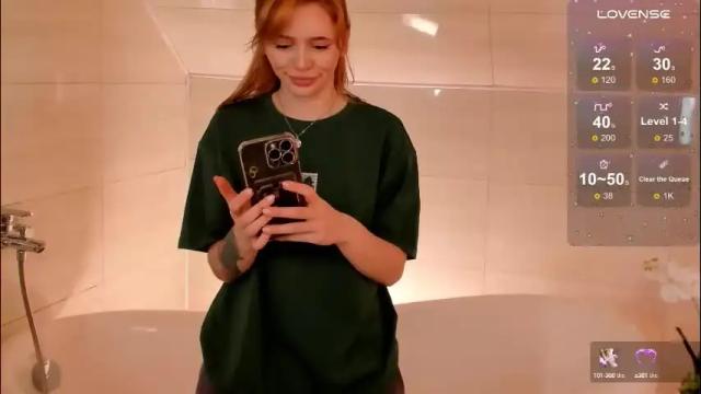 Image 6 of miss_redfox Stream on Chaturbate on 1 month ago