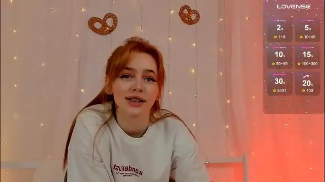 Image 2 of miss_redfox Stream on Chaturbate on 1 month ago