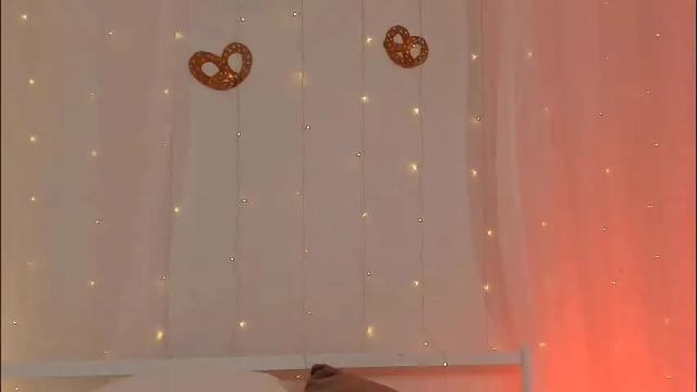 Image 8 of miss_redfox Stream on Chaturbate on 1 month ago