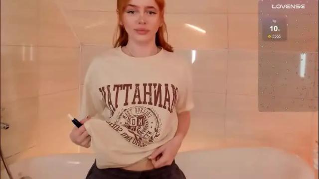 Image 4 of miss_redfox Stream on Chaturbate on 1 month ago