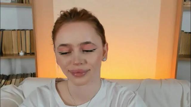 Image 2 of miss_redfox Stream on Chaturbate on 1 month ago