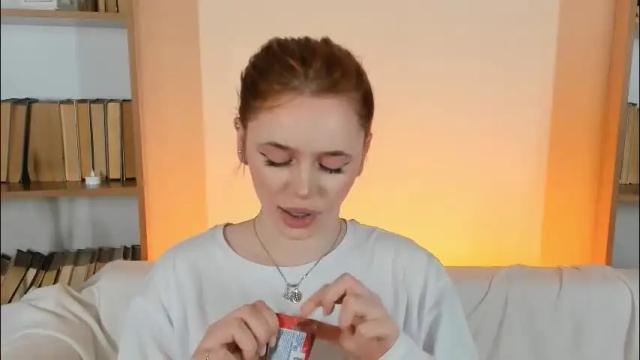 Image 7 of miss_redfox Stream on Chaturbate on 1 month ago