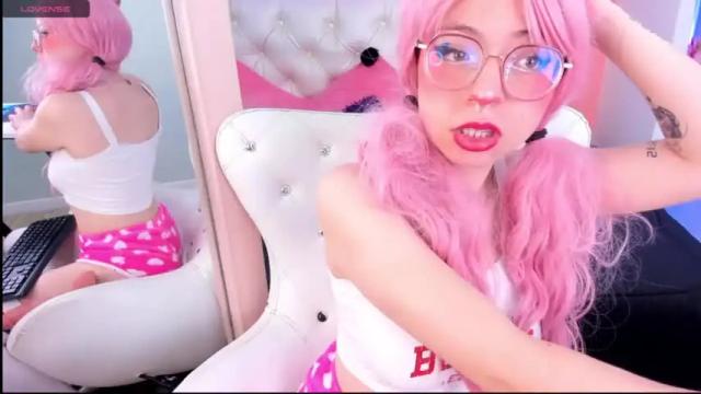 Image 3 of miss_romyna Stream on Chaturbate on 13 months ago