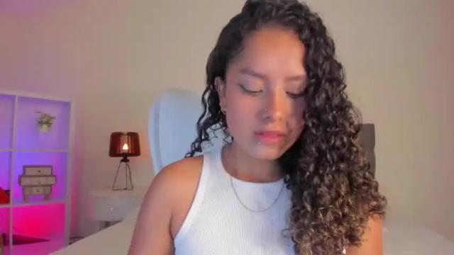 Image 7 of miss_salo Stream on Chaturbate on 16 months ago