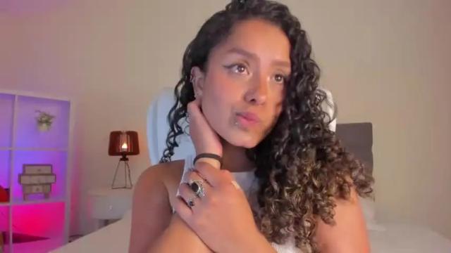 Image 8 of miss_salo Stream on Chaturbate on 16 months ago