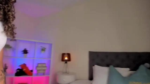 Image 8 of miss_salo Stream on Chaturbate on 15 months ago