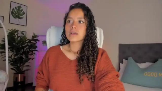 Image 2 of miss_salo Stream on Chaturbate on 15 months ago