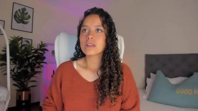 Image 3 of miss_salo Stream on Chaturbate on 15 months ago