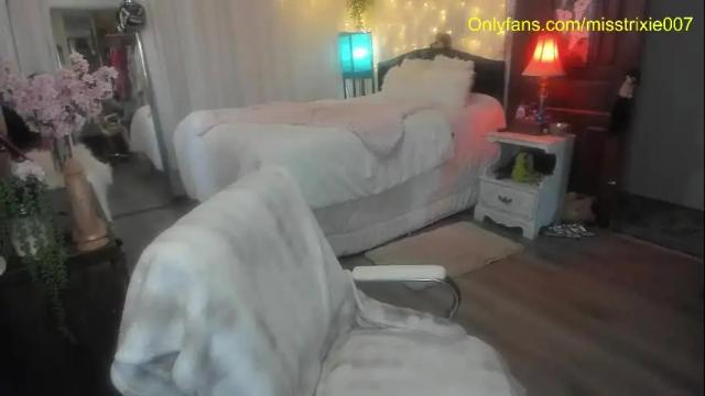 Image 2 of miss_trixie Stream on Chaturbate on 2 months ago
