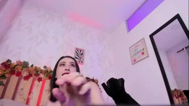 Image 2 of miss_viiky Stream on Chaturbate on 2 months ago