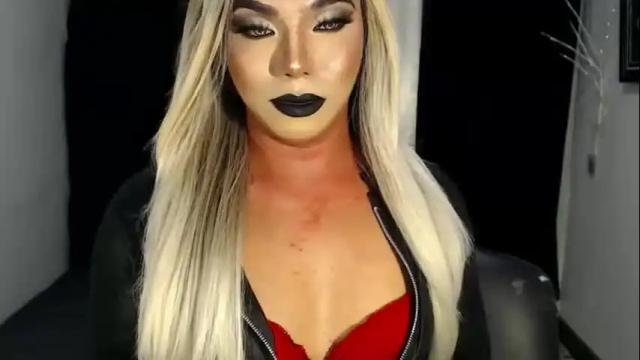 Image 2 of missaira69 Stream on Chaturbate on 3 months ago