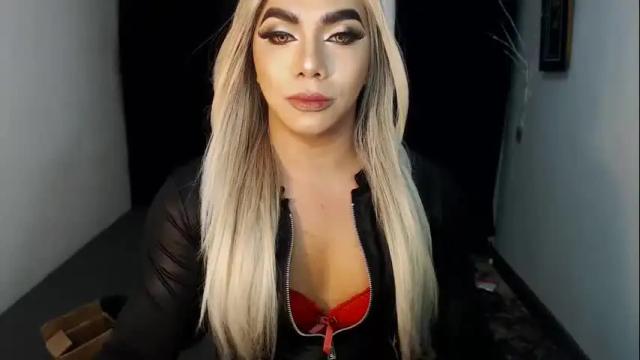 Image 2 of missaira69 Stream on Chaturbate on 3 months ago