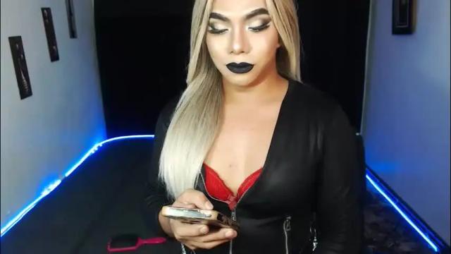 Image 2 of missaira69 Stream on Chaturbate on 2 months ago