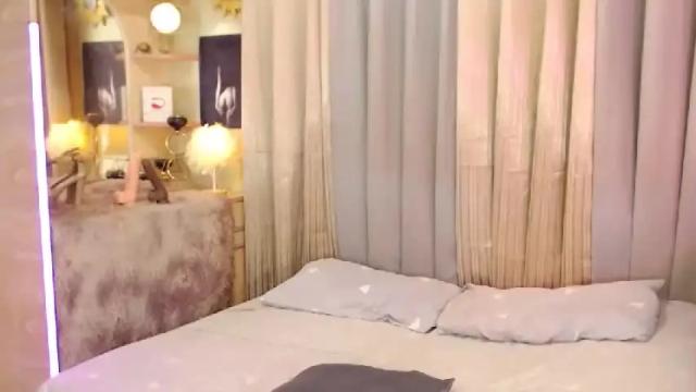 Image 6 of missandreafoxontop Stream on Chaturbate on 16 months ago