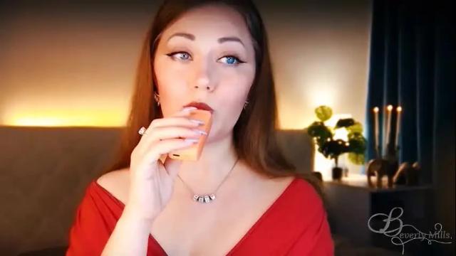 Image 3 of missbeverlymills Stream on Chaturbate on 1 day ago