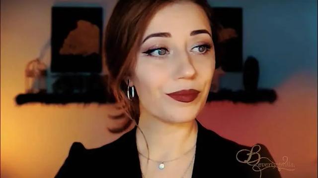 Image 3 of missbeverlymills Stream on Chaturbate on 1 month ago