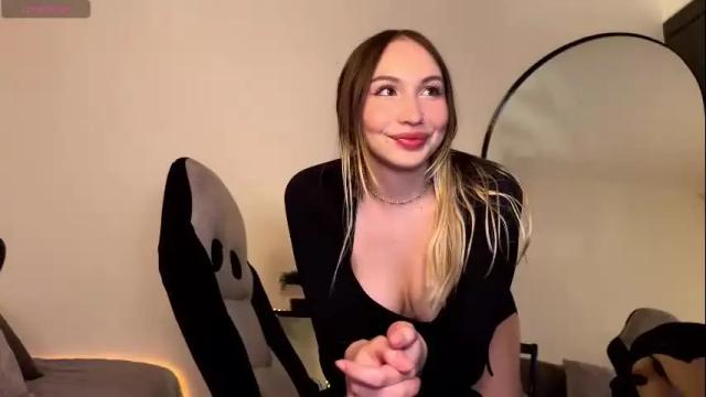 Image 4 of missblair12 Stream on Chaturbate on 29 days ago