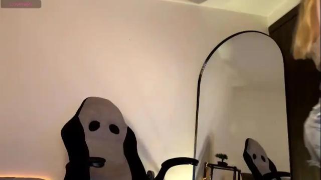 Image 4 of missblair12 Stream on Chaturbate on 10 days ago