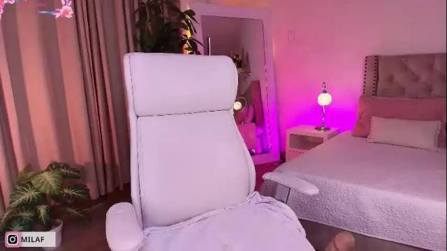 Image 8 of misscamilaf Stream on Chaturbate on 1 month ago