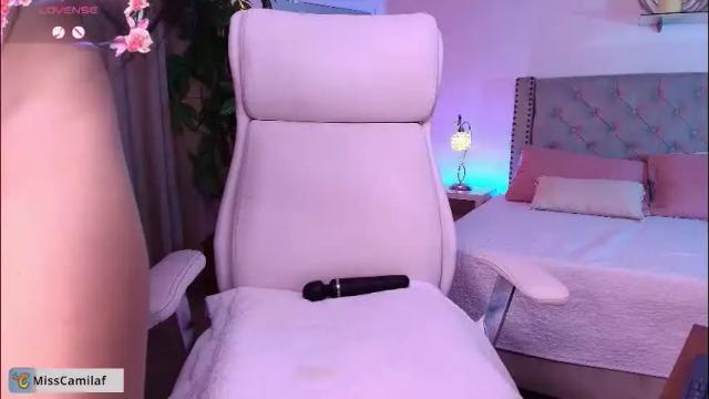 Image 3 of misscamilaf Stream on Chaturbate on 3 months ago