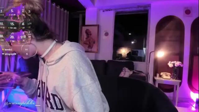 Image 10 of misschloe__ Stream on Chaturbate on 1 month ago