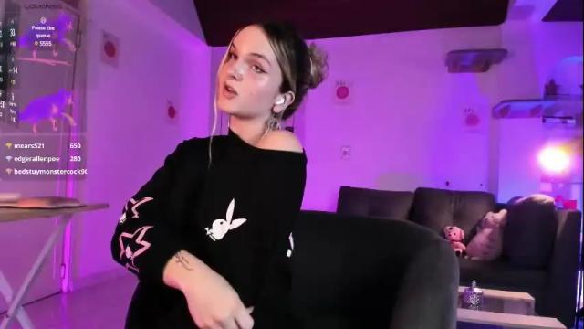 Image 2 of misschloe__ Stream on Chaturbate on 10 days ago
