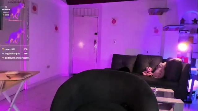 Image 4 of misschloe__ Stream on Chaturbate on 10 days ago