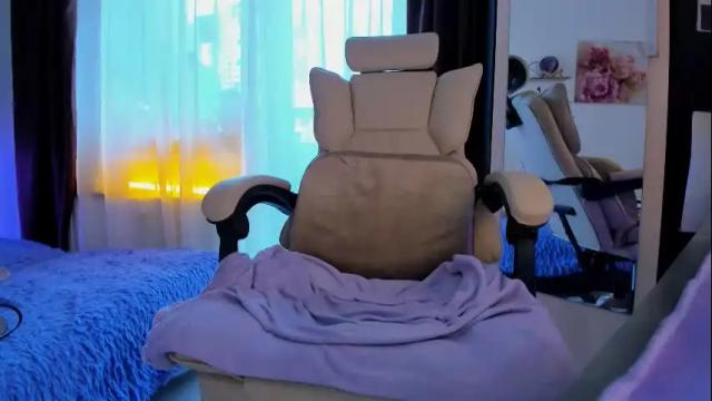 Image 2 of missclairdelune Stream on Chaturbate on 1 month ago