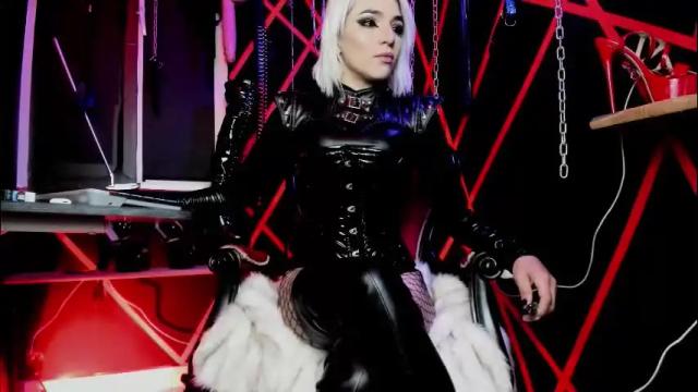 Image 2 of missdarklady Stream on Chaturbate on 1 month ago