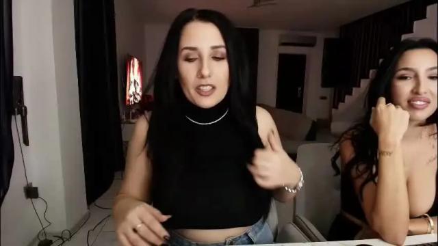 Image 12 of missdyaa Stream on Chaturbate on 2 months ago