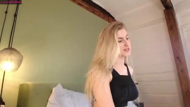 Image 12 of missed_u_more Stream on Chaturbate on 12 months ago