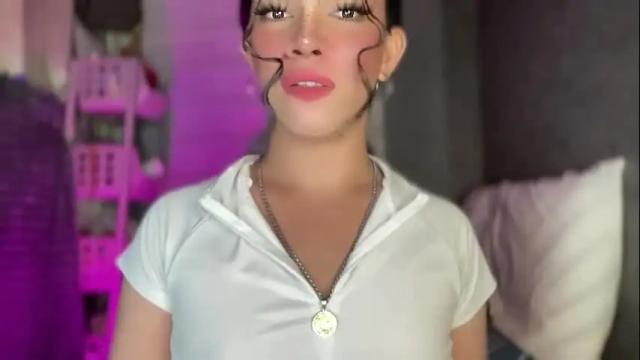 Image 2 of misselliefayexxx Stream on Chaturbate on 5 days ago