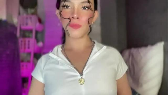 Image 3 of misselliefayexxx Stream on Chaturbate on 5 days ago