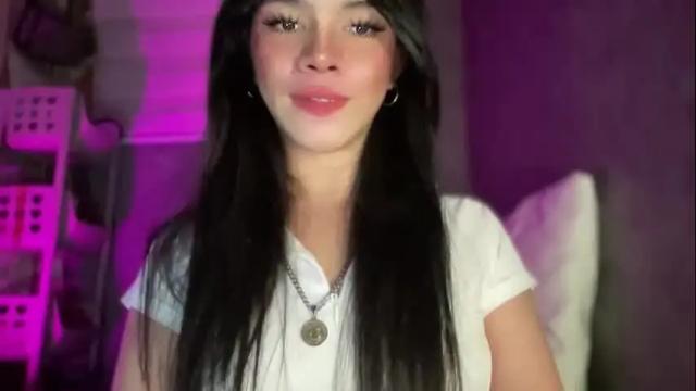 Image 2 of misselliefayexxx Stream on Chaturbate on 4 months ago