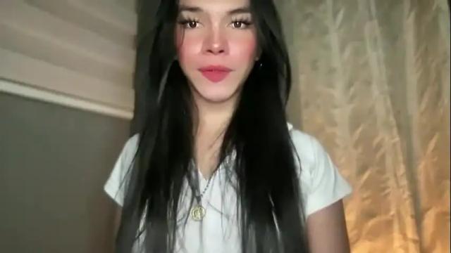 Image 2 of misselliefayexxx Stream on Chaturbate on 3 months ago