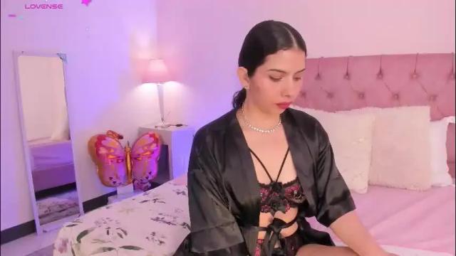 Image 3 of misshiller_gh Stream on Chaturbate on 1 month ago