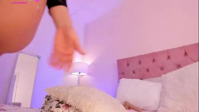 Image 4 of misshiller_gh Stream on Chaturbate on 1 month ago