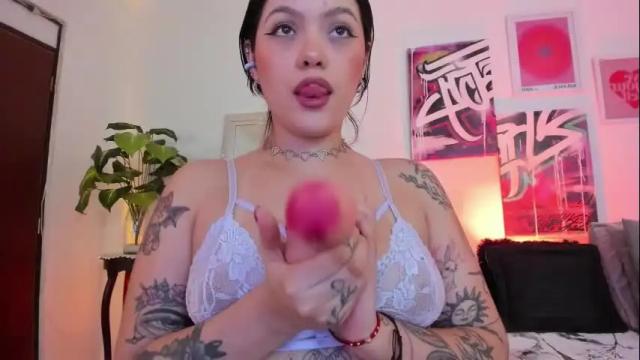 Image 3 of misshuntt3rs Stream on Chaturbate on 1 month ago