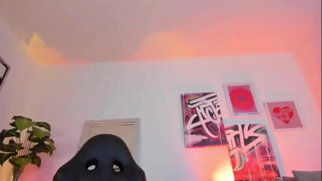 Image 4 of misshuntt3rs Stream on Chaturbate on 16 days ago