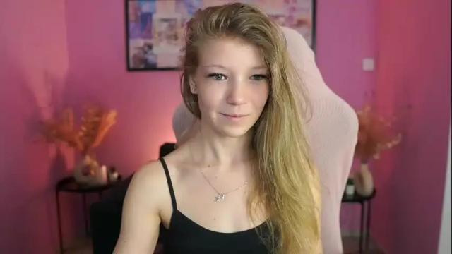 Image 6 of missicute18 Stream on Chaturbate on 28 days ago