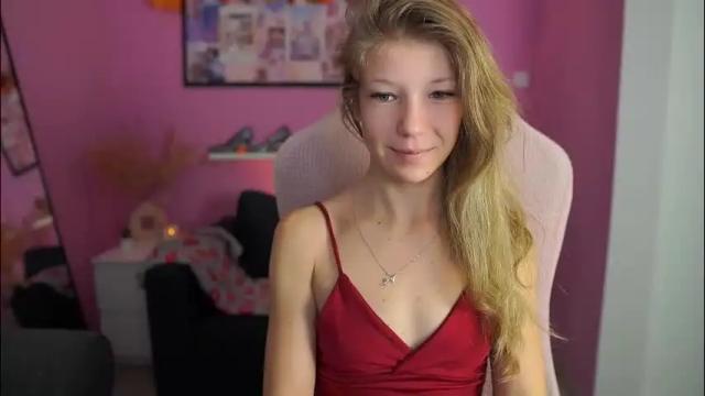 Image 3 of missicute18 Stream on Chaturbate on 1 month ago